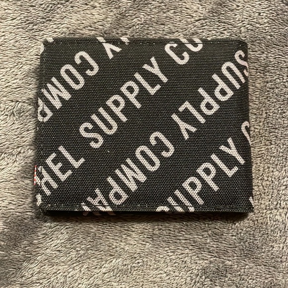 Mens Herschel supply co wallet - Picture 4 of 4